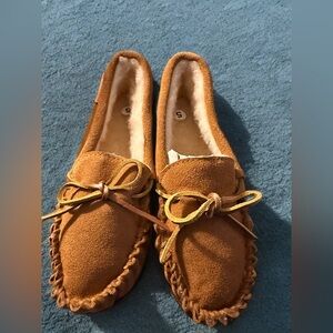 NWOT Alpine Swiss Sabine Genuine Suede Shearling Slip On Moccasin Slippers